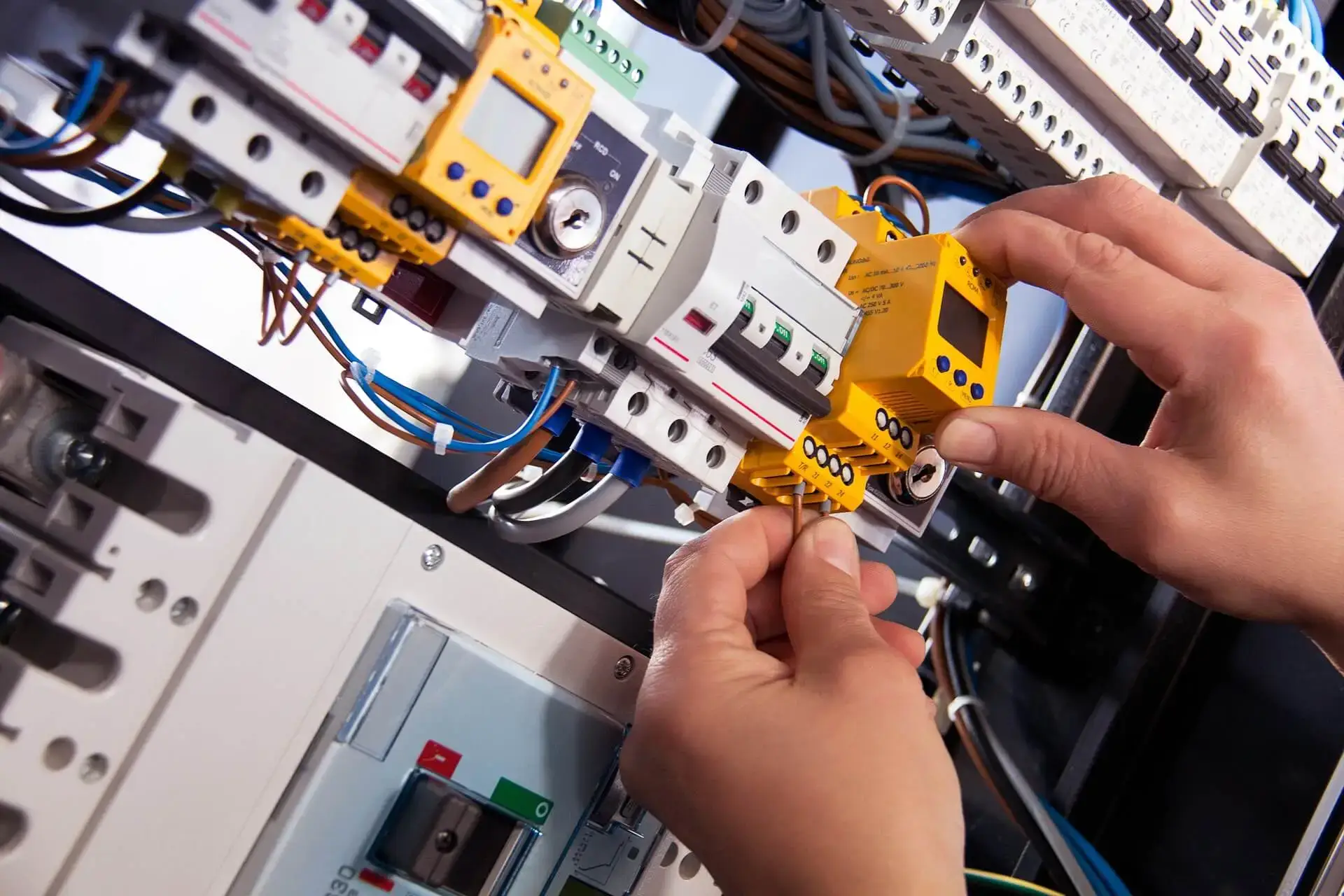 Certified electricians in Streatham