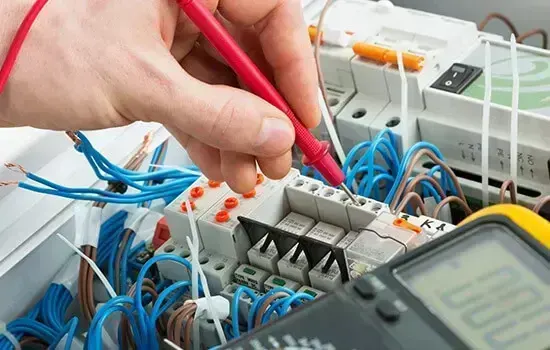 Professional electrician in Streatham